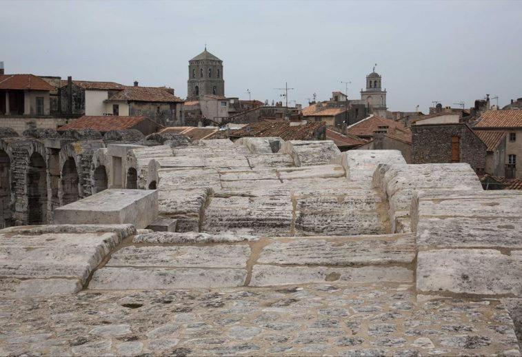 Superbe Appartement Avec Vue Arles Esterno foto