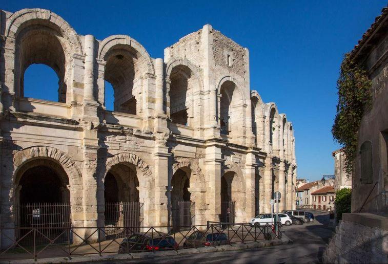 Superbe Appartement Avec Vue Arles Esterno foto